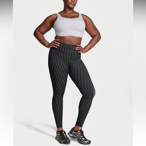 PINK Victoria's Secret Black Geometric Leggings SZ XXL